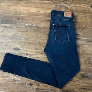 Levi's | Slimming Skinny | Size 31